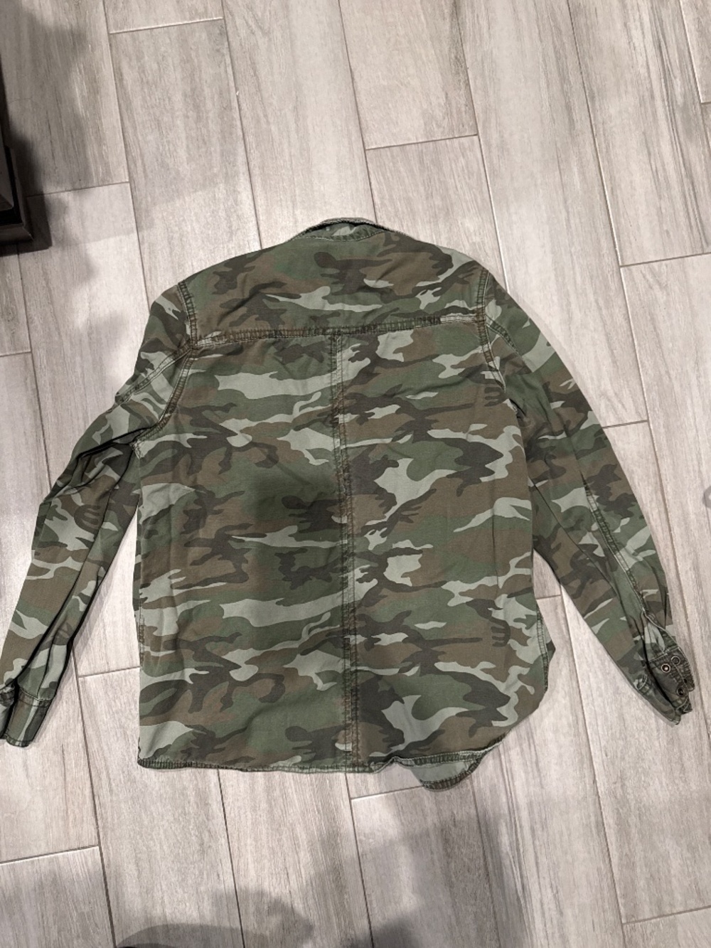 Shacket - Picture 3 of 3